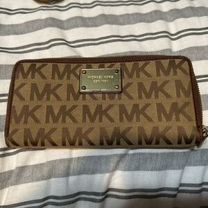 Micheal Kors MK Wallet